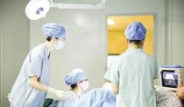 有些病人做试管婴儿，为什么医生要做输卵管手术？